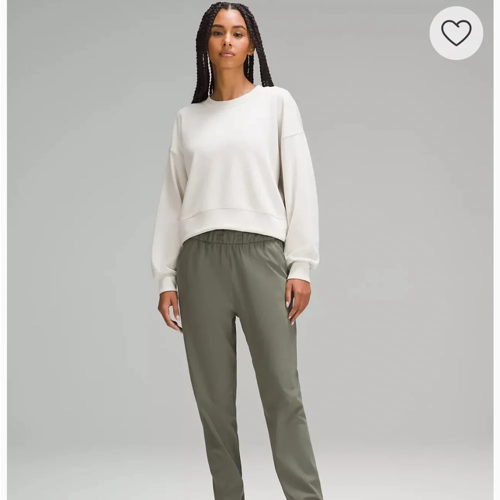 Lululemon Softstreme Perfectly Oversized Cropped Crew - Picture 2 of 12
